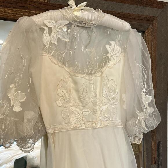 Women's Small Gown Cream Chiffon 1970s Edwardian 1900s A-Line Bridal Gown - Picture 3 of 6